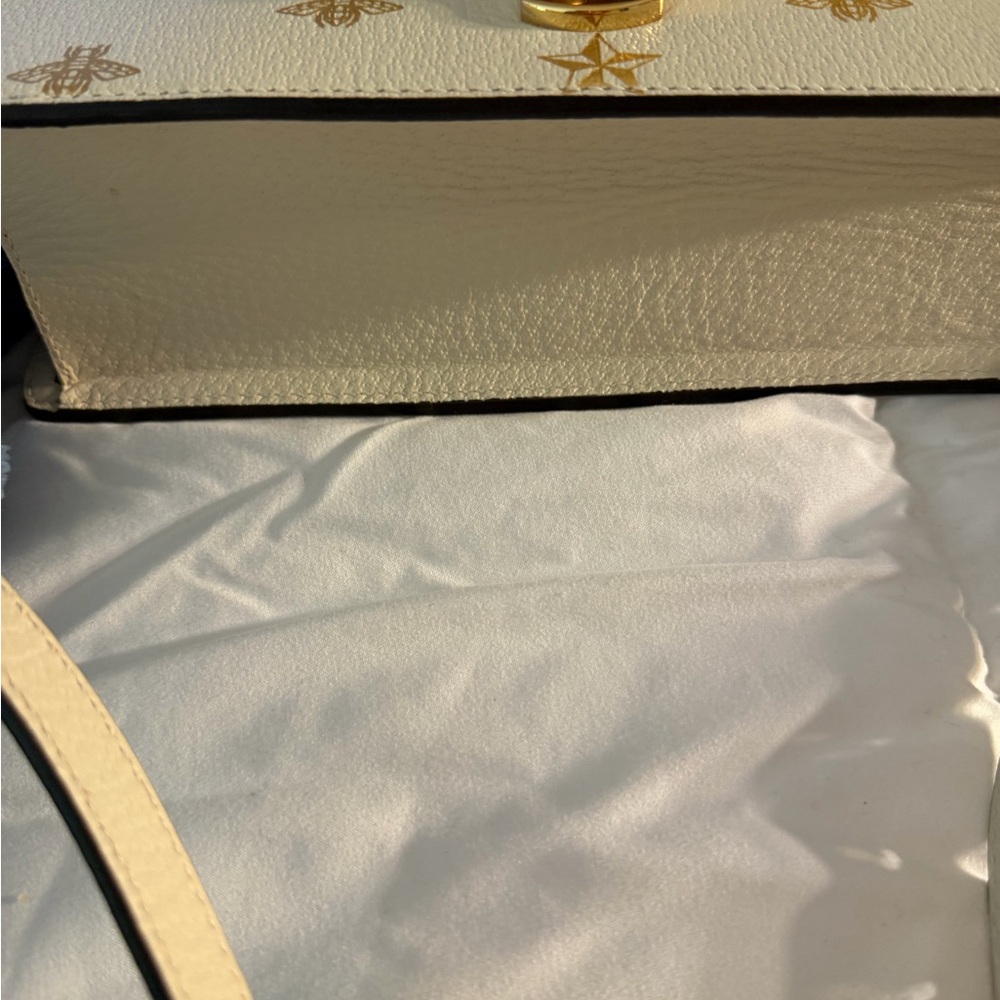 Vintage Gucci Stevie bee bag Crossbody Bag this bag is authentic with COA - Picture 4 of 8